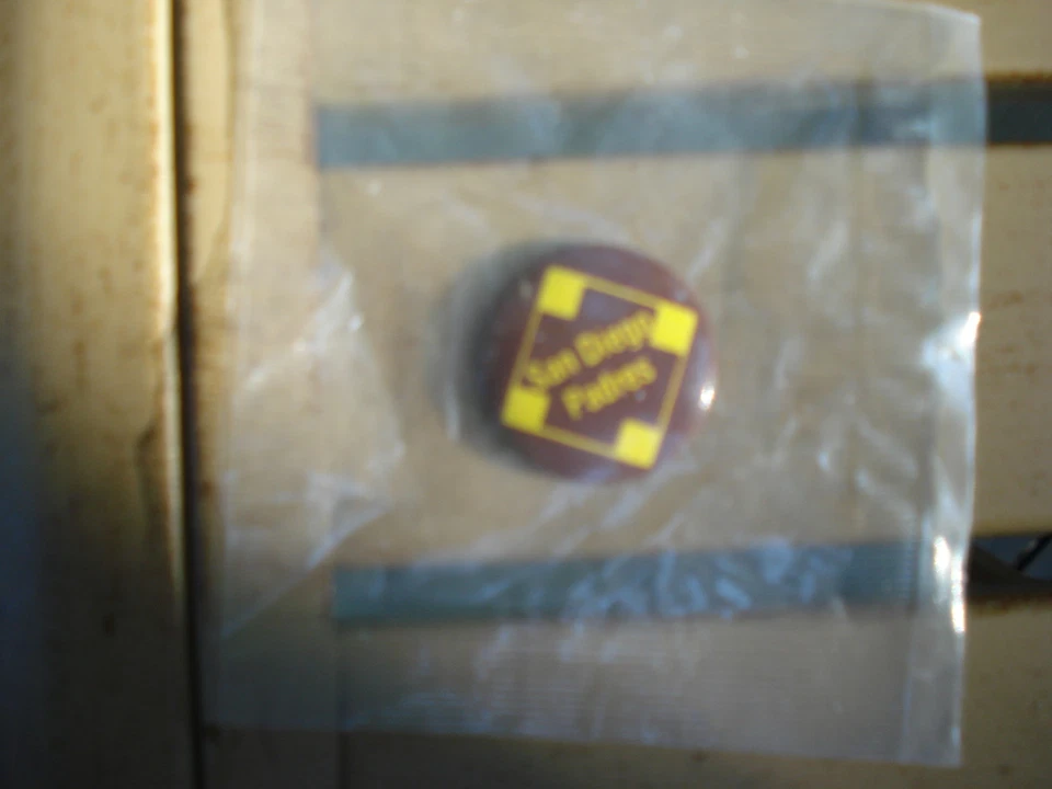 San Diego Padres Pin-1984 Crane potato chips - Image 3 of 4