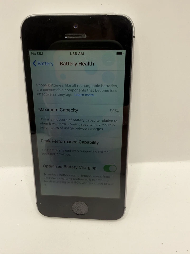 Apple iPhone SE (1st Gen) ATT  Gray 32 GB Battery Life 91% - Image 3 of 4