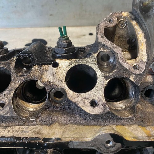 Mercedes-Benz W124 OM601 2.0 Diesel Engine Cylinder Head 6010181001 - Picture 17 of 19