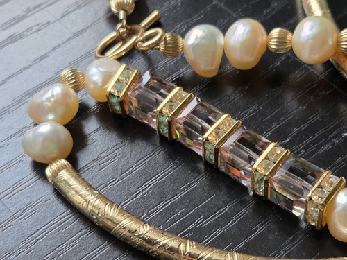 Freshwater Pearl Necklace w/ Square Crystals & Rhinestones Gold Tone Toggle VTG - Picture 3 of 22