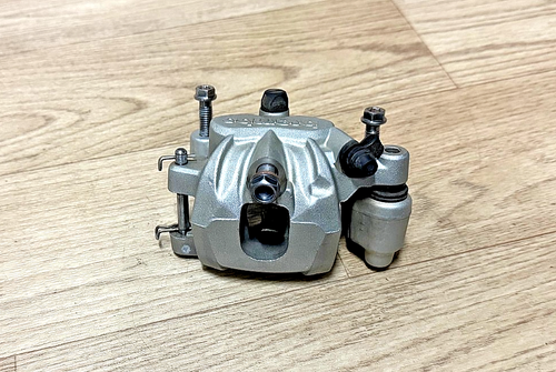 Pinza de freno delantera Brembo 2009-2025 KTM OEM 7701301500101 necesita pastillas **buena** - Imagen 2 de 7