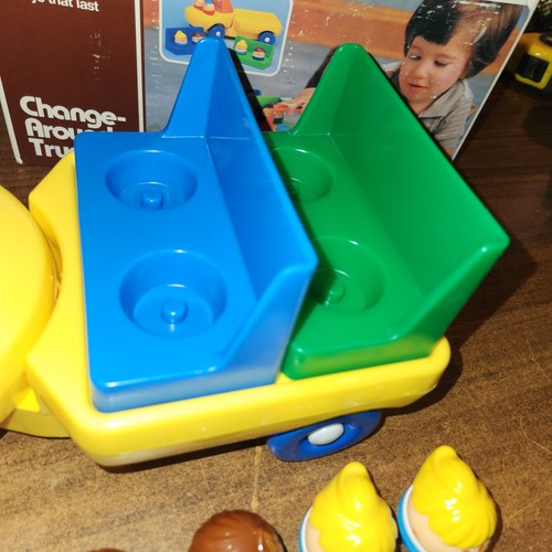 Camion Little Tikes Toddle Tots Change Around 1988 con scatola originale e 5 figurine - Foto 6 di 7