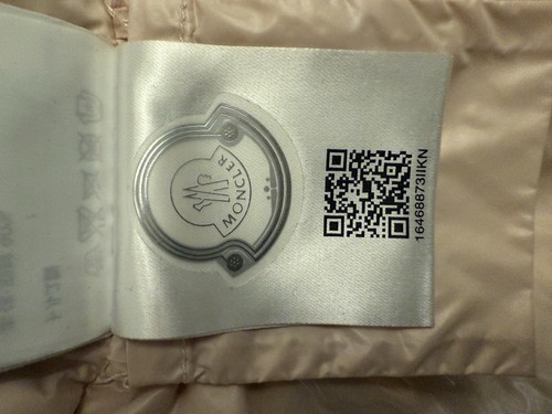 Moncler Pink 6-7 Year Old Girls Jacket - Picture 4 of 4
