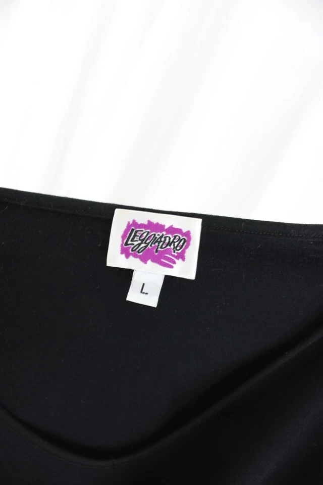 Top de manga corta Leggiadro para mujer negro mezcla de algodón con detalles de lentejuelas talla grande Foto 3 de 4