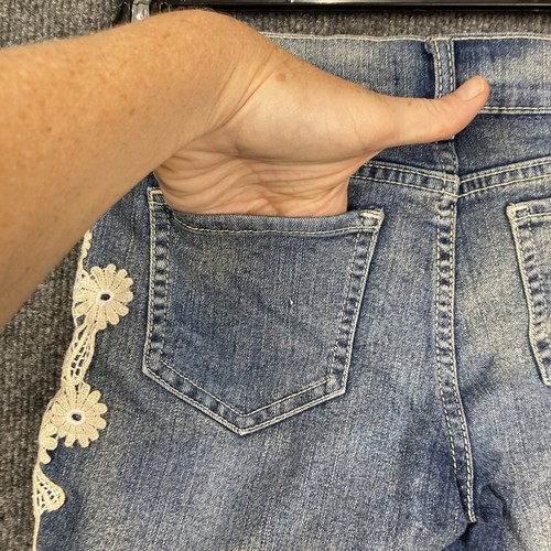 Jordache Girls Size 8 Medium Wash White Ivory Flowers 4" Inseam Jean Shorts EUC - Picture 6 of 8