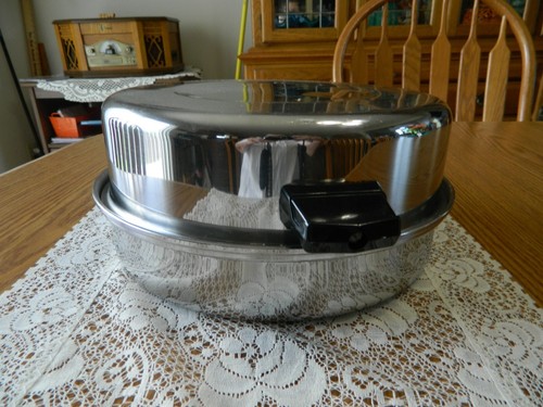 Vtg. Mardigian 10" S.S. Skillet W/5 Egg Poacher Insert & Dome Lid VGUC - Picture 4 of 11