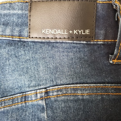 NWT Kendall and Kylie The Icon Short Distressed Size 1/25 - Picture 8 of 8
