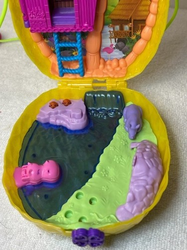 Polly Pocket Tropicool Pineapple Wearable Purse Playset Mattel - Picture 11 of 12