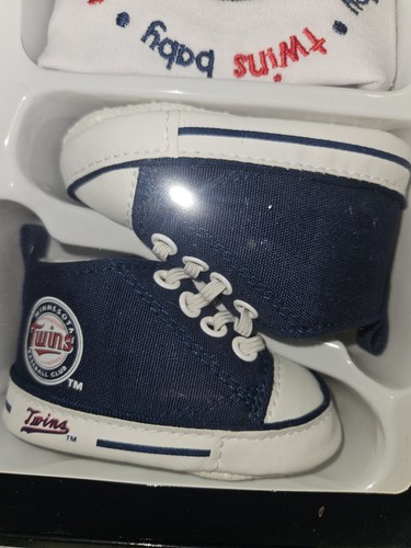 Minnesota Twins MLB Lätzchen & Pre-Walker Set Größe 0-6 Monate Baby Fanatiker Geschenkset - Bild 2 von 5