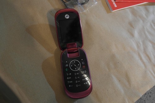 Teléfono Móvil Retro Motorola U9 - (Rojo) Años 2000 Abatible GSM UE/Reino Unido - Imagen 8 de 15