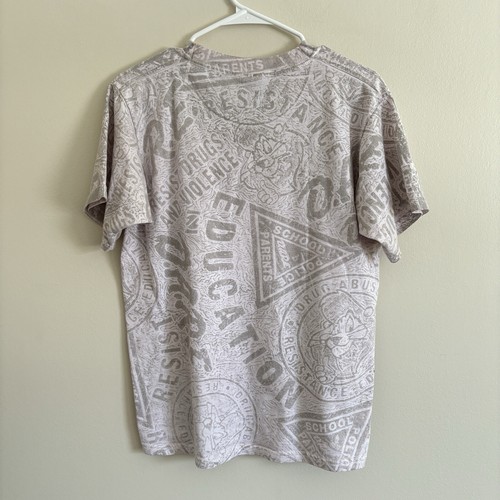 VTG DARE Drug TShirt All Over Print Anti Drug Lion Double Sided Size Medium - Picture 5 of 7