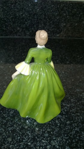 Figura de China de hueso pequeño de carbón Mary suelta buen estado - Imagen 4 de 6