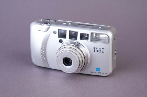 Cámara fotográfica de apuntar y disparar Konica Minolta 130c 35 mm - Imagen 2 de 10