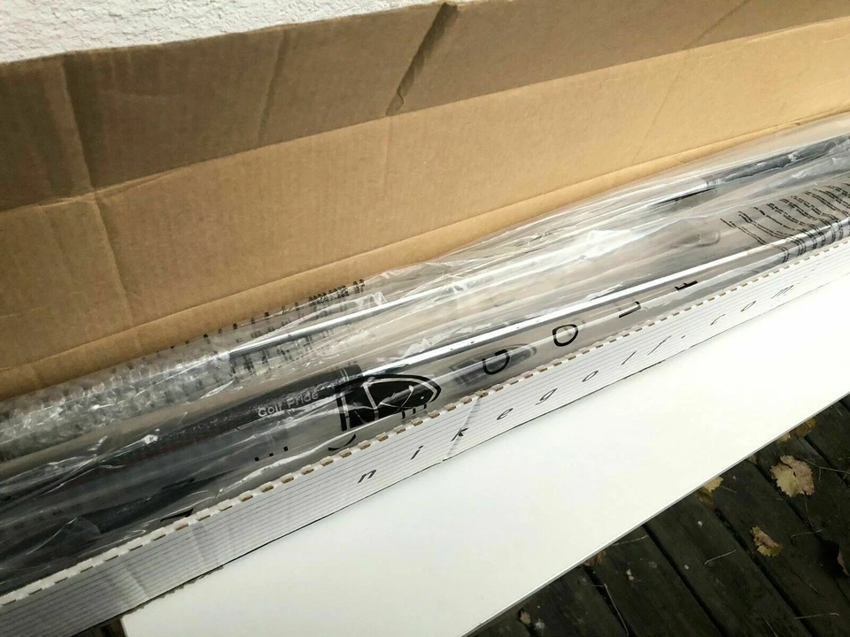 Nike “Tiger Woods” Limited Edition Irons 2004 + 7.5 Driver RARE (NEW SEALED) - Image 2 of 4