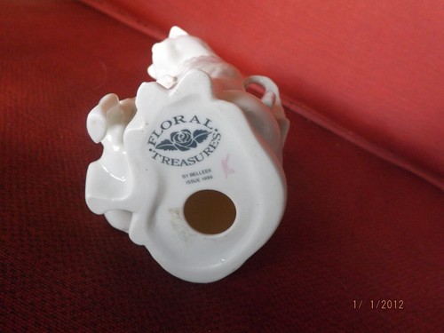 Belleek, Mama Cat & Kittens Royal Treasures 1999 w Applied Flowers - Picture 4 of 4