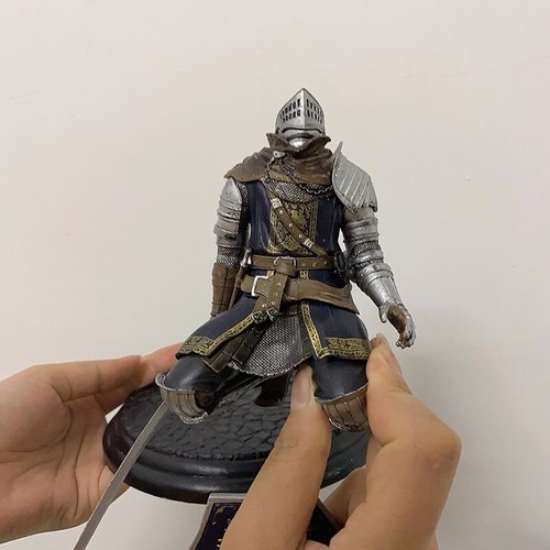 Dark Souls Hoguera Luz Led Caballero Faraam Negro Figura de Acción Figura de Juguete Nuevo - Imagen 20 de 25