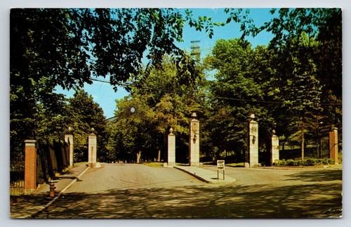Postcard College of the Holy Cross  Worcester, MA The Gate at Linden Lane - Picture 1 of 2