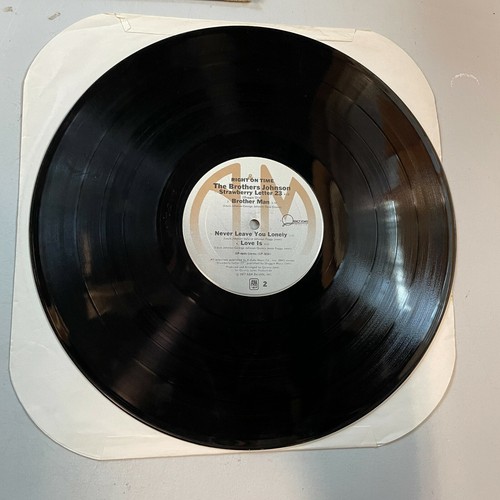 The Brothers Johnson Right On Time 1977 Vinyl LP Stereo A&M Records SP-4644 - Picture 6 of 7