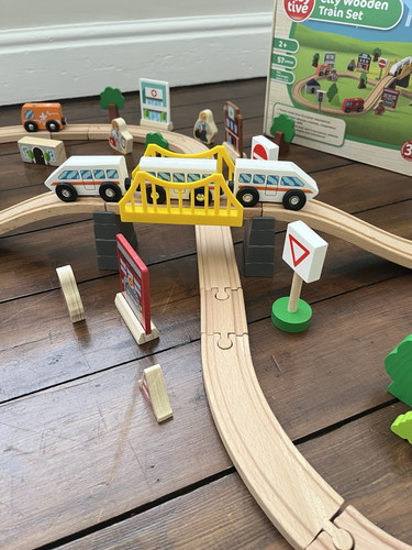 Play Tive City Wooden Train Set - Incomplete Missing 3 Pieces - Picture 7 of 13