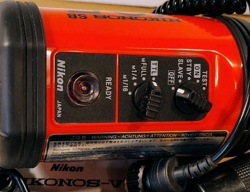 Nikon Nikonos V Orange Underwater Film Camera w/ 35mm F/2.5 Lens + SB-105 Light - Picture 18 of 20