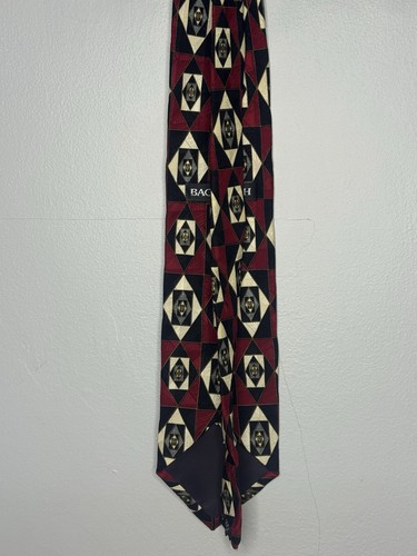 Corbata Bachrach Hombre Seda Argyle, Granate Color Negro, Dorado y Crema Hecha en EE. UU. - Imagen 4 de 6