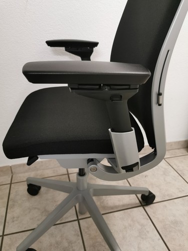 Steelcase Think V2 Bürostuhl Drehstuhl - Bild 6 von 7