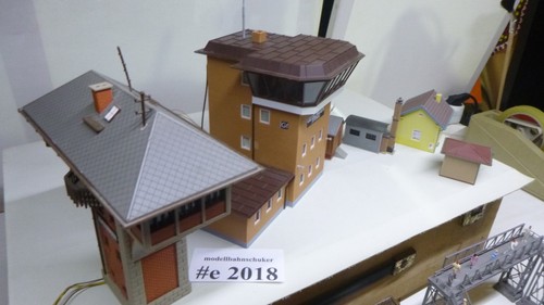 Konvolut H0, wichtige Bahngebäude mit vielen Figuren, Gebaut Sehr gut -#2018 - Picture 22 of 23