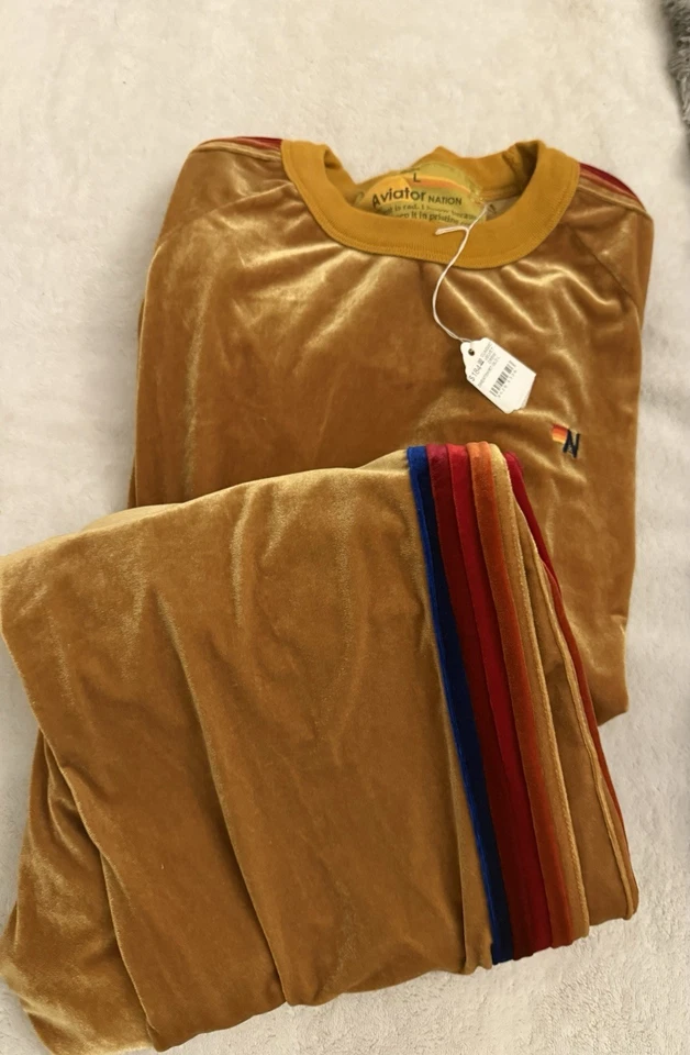 Moletom Aviator Nation veludo dourado moletom G conjunto GG de US$ 384 - Imagem 4 de 4