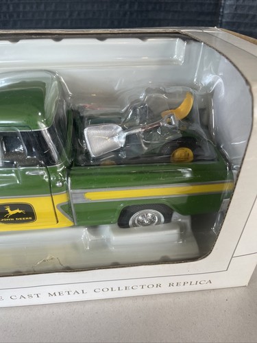 SPECCAST 1957 CHEVY CAMEO PICKUP JOHN DEERE 140 LAWNTRACTOR MOWER CHEVROLET HTF - Picture 4 of 11