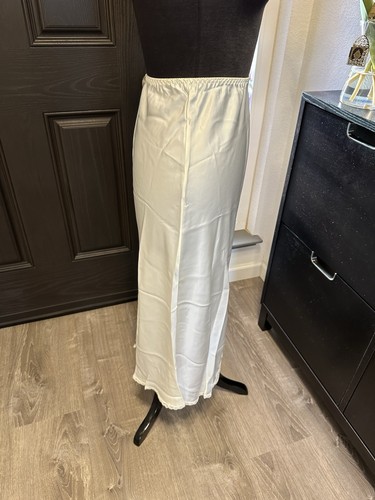Vintage Chantilly Maidenform Slip Skirt Women Large Union Tag USA Size Small - Picture 3 of 11