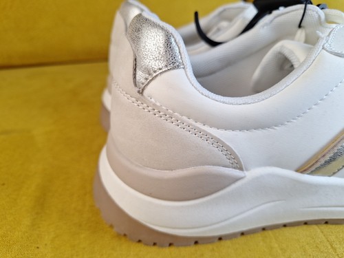 Time and Tru Damen Chunky Jogger Sneaker, Größe 9, weiß/gold/beige - Bild 6 von 12