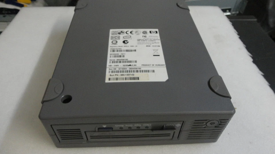 SUN LTO2 SCSI Ultrium2 HH External Drive SG-XTAPLTO2V-D 380-1337-02 PD041C#701 - Image 4 of 4