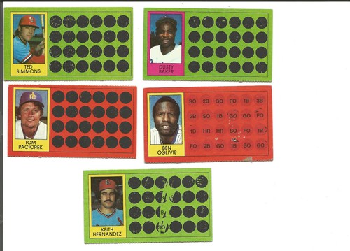 LOT OF 5 TOPPS SCRATCH-0FFS 1981 SIMMONS, PACIOREK.  BÄCKER, OGILVIE, HERNANDEZ - Bild 1 von 2