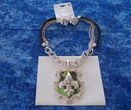 Black/Silver Green Cammo 18" Choker Necklace Set with Earrings NWT Lead Complien - Picture 1 of 5