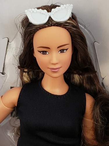 Barbie Signature @BarbieStyle Doll 3, Fully Posable MTM Body, Curvy NRFB - Picture 6 of 12