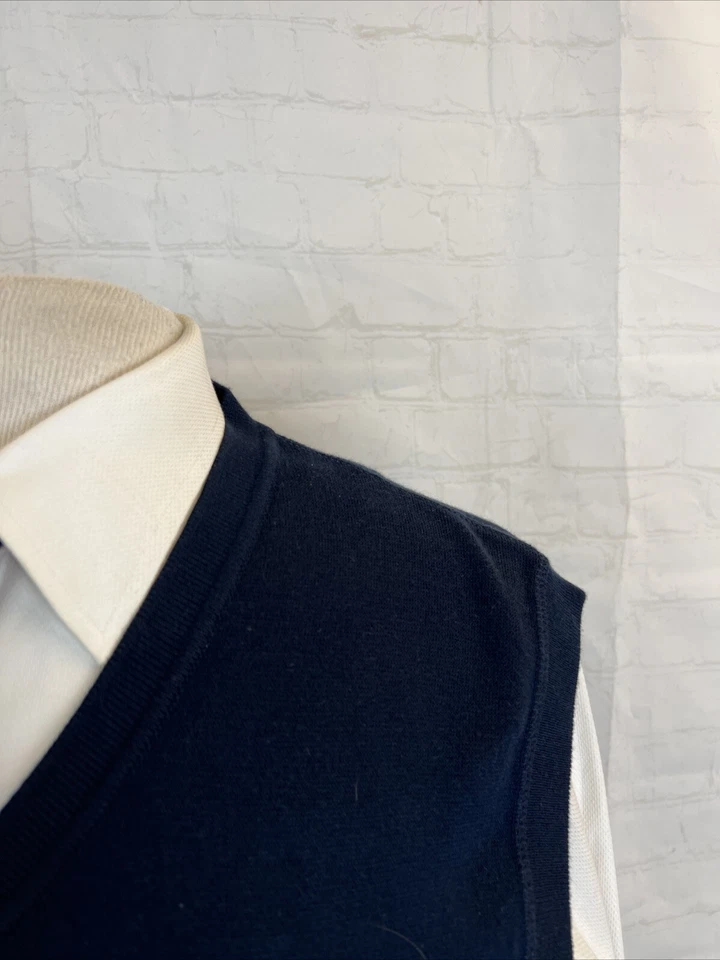 FALL/WINTER Cutter & Buck Men's Navy Blue V Neck Cotton Sweater Vest XL $118 - Image 2 of 4