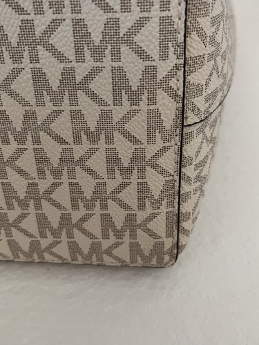 BOLSO DE HOMBRO MICHAEL KORS JET SET MEDIANO DOBLE BOLSILLO MK LOGOTIPO VAINILLA - Imagen 14 de 18