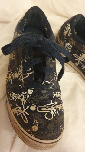 HEELYS BLUE TRAINER PUMP SNEAKER SHOES SIZE 3.5 - 4 KIDS GRAFFITI CANVAS BOYS - Picture 2 of 8