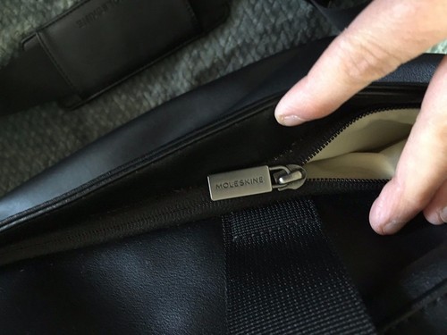 MOLESKINE Black PU CLASSIC UTILITY Laptop Bag Business Carrier-VERY NICE - Picture 7 of 9