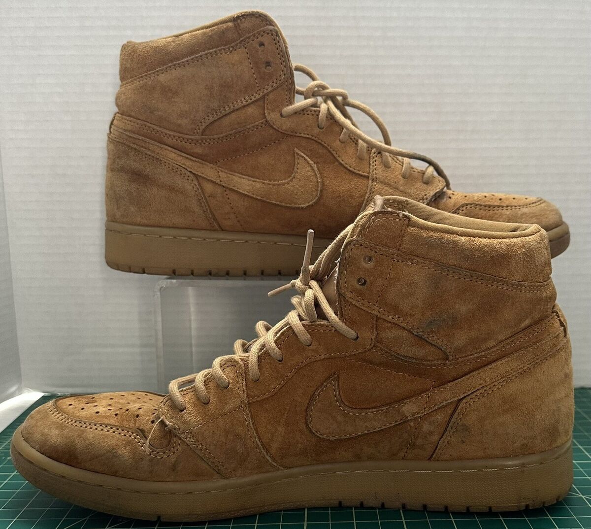 Nike Jordan 1 Retro High Top Mens Size 12 Wheat Suede Nike Jordan 1 Retro High Top Mens Size 12 Wheat Suede