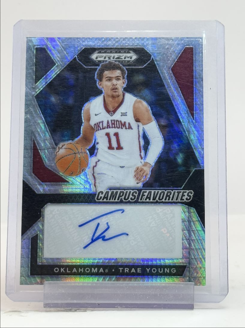 TRAE YOUNG 2024-25 PRIZM DRAFT CAMPUS FAVORITES AUTOGRAPH HYPER AUTO Q3562