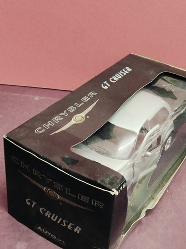 1:18 AutoArt Silver Chrysler GT Cruiser AutoArt Diecast Car Model AA - Picture 3 of 7