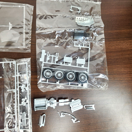 Dragon 1999 Mercedes-Benz CLK-GTR 1/24 Scale Plastic Model Kit #8013x - Picture 18 of 21