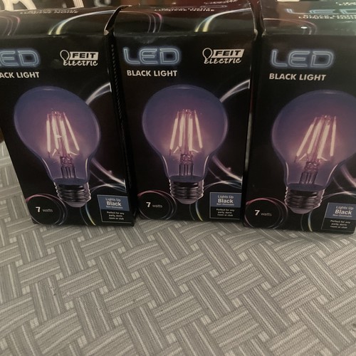 3 NEW 7 watt A19 LED UV Bulb Black Light Decorative Lumiere Noire Feit Electric - Picture 4 of 6