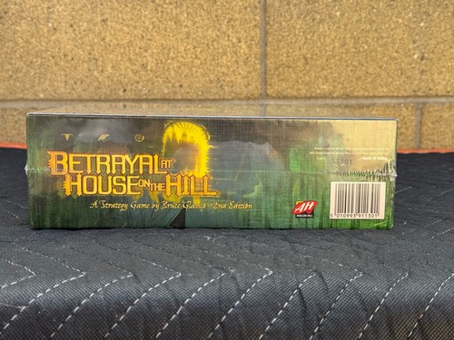 Avalon Hill Betrayal At House On The Hill 2nd Edition Board Game Sealed - Picture 8 of 10