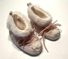 babyGap Faux Fur and Suede Beige Moccasins with Pink Laces - Size 12-18 Months