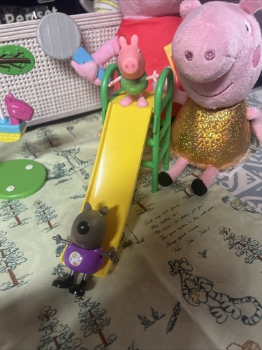 Peppa Pig's Deluxe House Collection Set With Over 50 Accessories + Plush & House - Picture 15 of 21