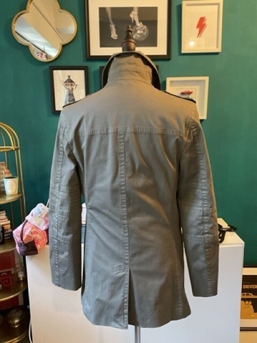JOHN RICHMOND HERREN ARMEE GRÜN MILITÄRSTIL TRENCHCOAT GRÖSSE 48 - Bild 3 von 7