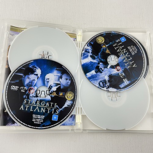 Stargate Atlantis Complete Third Season Series 3 (2006) 5 DVD Set VGC Free Aus P - Foto 13 di 14