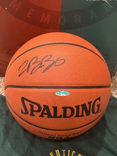 LeBron James Signed UDA Rookie Basketball w/full Signature and COA w/Box RARE - Picture 2 of 4